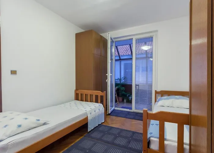 Marija In Perfect Location 3*