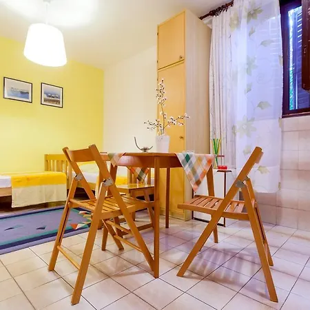 Gostinjska kuća Marija In Perfect Location Split